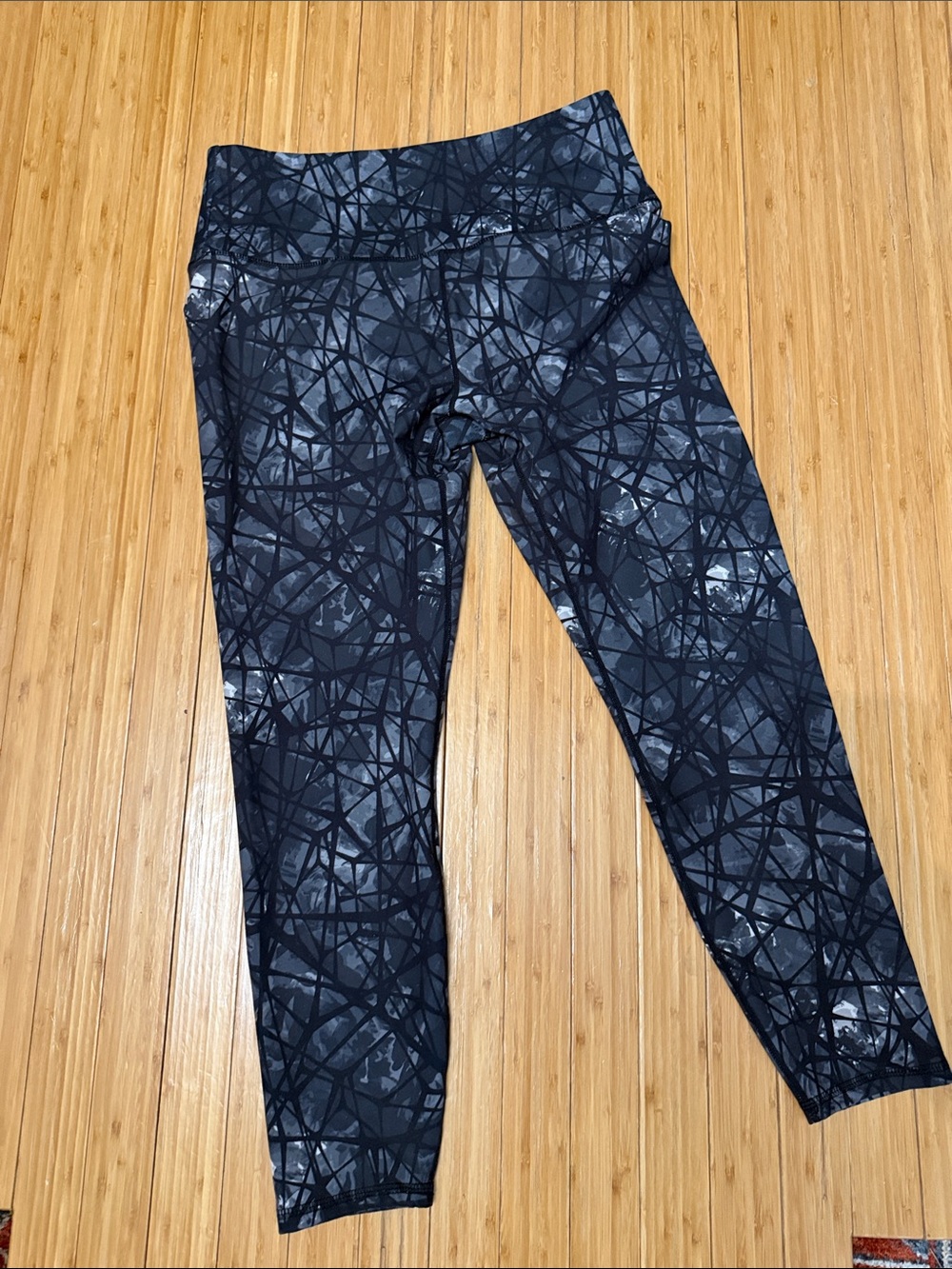 Spyder women Black & Gray Geometric Print Leggings